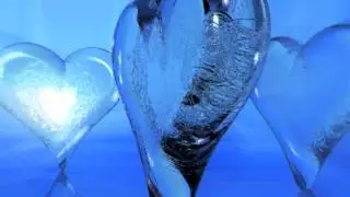 Свадебный футаж - Прозрачные сердца на голубом фоне