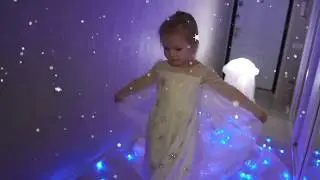 Холодное сердце. Танец Эльзы Василиса в платье Эльзы
