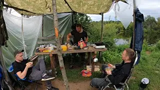 ОТДЫХ НА КАРЕЛЬСКОМ БЕРЕГУ С НОЧЁВКОЙ . ГОТОВИМ В ТАЁЖНОМ "БАЛАГАНЕ" ГРИБЫ С КАРТОШКОЙ .