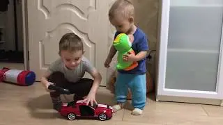 НОВАЯ игрушка - хорошо ЗАБЫТАЯ старая! Реакция детей!
