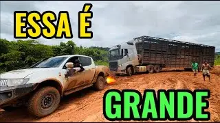 CARRETA DESLISOU AO DESVIAR DO MOTOQUEIRO
