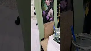 Был старый стул...
