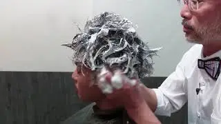 Unintentional ASMR Japanese barber shows you how to shampoo with husky voice