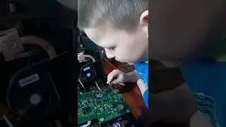 неудачный ремонт ноутбука.