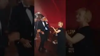 Евгений понасенков танцует 