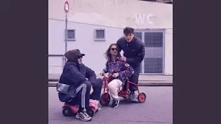 En tricycle dans la city