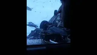 Дар рохи Варзоб Тойота Камри чапа шудааст! Дар рох эхтиет бошед!