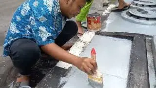 lagi ngapin ini bocah.