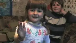 Катя танцует