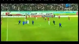 الحاج عيسى دخل ارضية الملعب وراوغ جميع رجال الامن