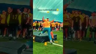 🤣​He clearly wasn't expecting it...