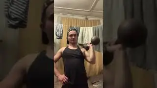 Подъём гантели