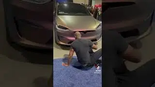 When vinyl wrappers see another wrapped car 👀 