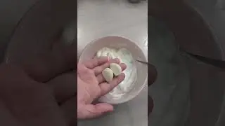 Сметанно чесночный соус к пельменям, шаурме, мясу и вареному тесту.