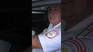 Майор в наколках поставил своего мужа на трассу 