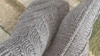 Очень миленькие носочки на двух спицах 😊