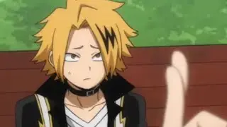 Bakugo trying to explain things to Kaminari..😅