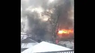 Видео пожара на стройбазе Каштан 5 01 в 1521 в момент отъезда пожарных машин на долгий перерыв