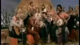 Jerry Reed, Roy Clark and Bobby Thompson Head Over Heels In Love