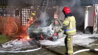 Pożar w Zieleniewie, od auta zajął się budynek gospodarczy