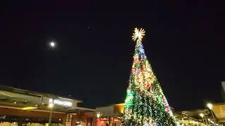 Christmas Tree Star, the Moon, and Jupiter at Baybrook Mall while watching Astros Phillies Game 6