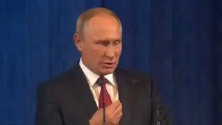Путин поздравляет учителей с праздником