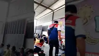 Acara Tumpeng belum selesai Genta sudah asyik begini..😱