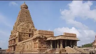 தஞ்சைப் பெருவுடையார் கோயில் - இராஜராஜ சோழன்