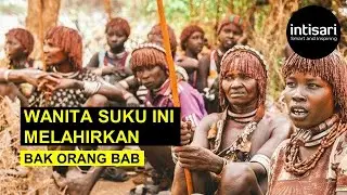 Unfamiliar with medical science, women in this remote African tribe can give birth while defecating.