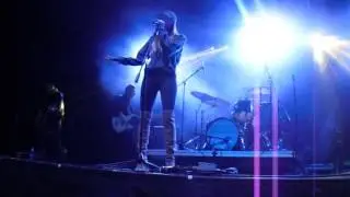 Danielle Bradbery live at Clemson