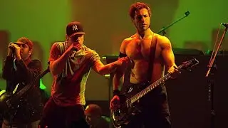 Bloodhound Gang глумятся над российским флагом