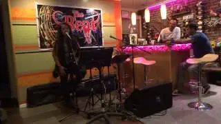 OPEN ARMS COVER BY MICHELLE