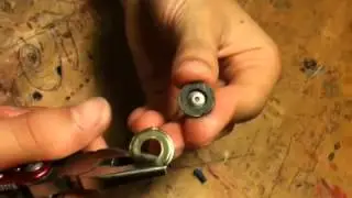 Disassembling an earphpne