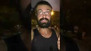 Помог животным в дождь посреди ночи. Трогательное видео.