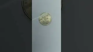 Что за странная впуклая полоска на монете? Ответ - это раскол штемпеля. 