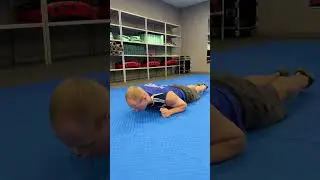 Три крутых упражнения для плавания баттерфляем 1. Волна 2. Нырок 3. Волна на локтях #плавание #swim