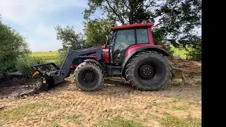 Épandage de compost et Marne Valtra M130