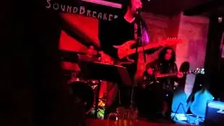 Babe I'm gonna leave you!!! Soundbreaker Live In Bisceglie Ferus Pub!!!