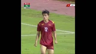 Hậu Vệ Đội Bạn Run Rẩy Đứng Không Vững Khi Bị Việt Nam Pressing | Khán Đài Online #shorts