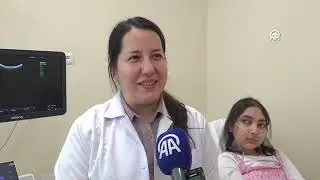 Akciğer nakli bekleyen genç, böbrek taşlarından iki doktorun eş zamanlı ameliyatıyla kurtuld