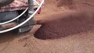 1997 BloTech BT40 Blowing Mulch