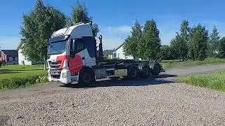 Iveco Stralis X Way 570 8x4 koukkuauto