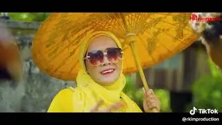 Iklan Raya Hit properties