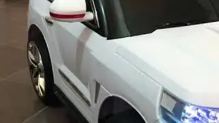 Электромобиль Lexus LX 570 и Toyota Land Cruiser 200