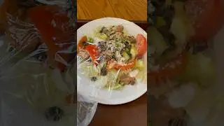 Ужин в доме престарелых в Америке.