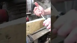 Строгание правильным якутским ножом