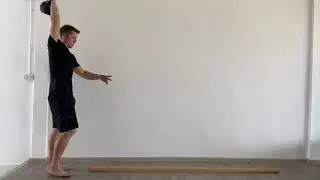 1-arm overhead walk | Balance beam