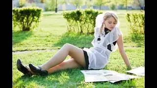 Школьницы в чулках. Выпускной. Ножки.
