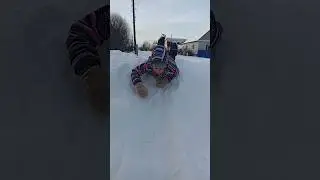 Учу сестру как нужно делать😂 