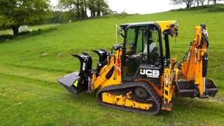 JCB 1CXT Backhoe Loader at work